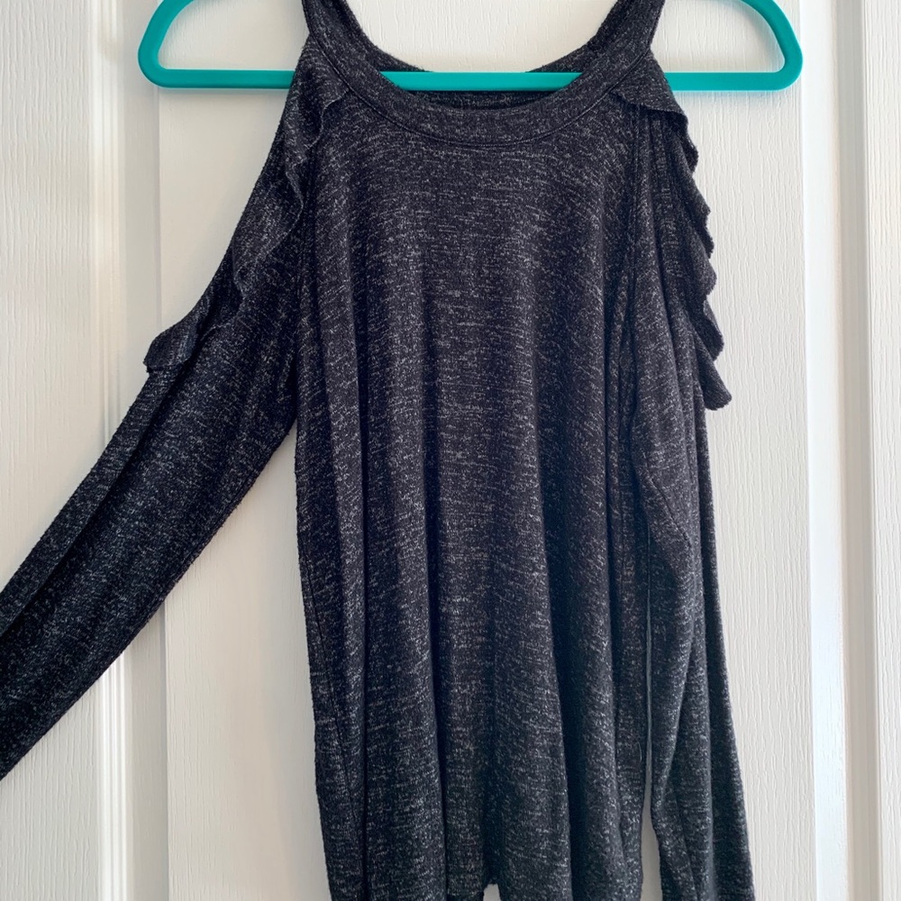 AE Ruffle Cold-Shoulder Top - Picture 2 of 4